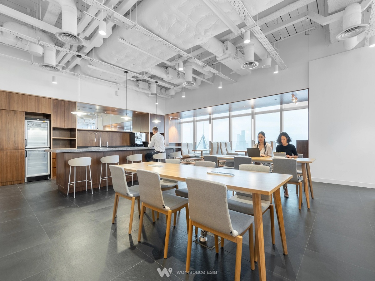 the_benefits_of_hot_desks